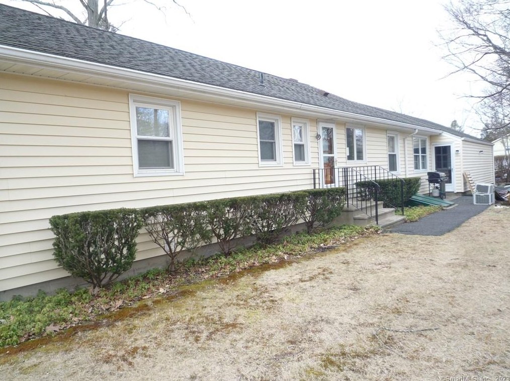 10 Cedar St, Danbury, CT 06811