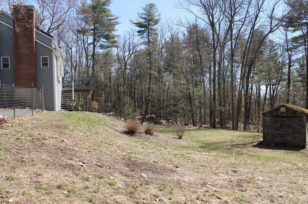 7 Woodland Dr, Collinsville CT  06019-2005 exterior