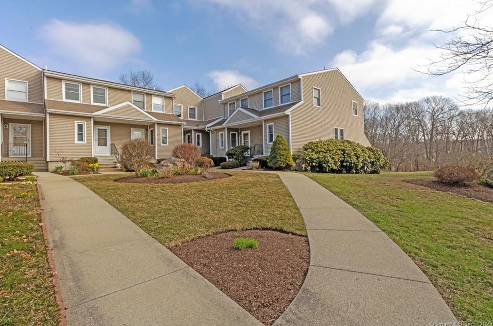 47 Cobblestone #47, Groton, CT 06340