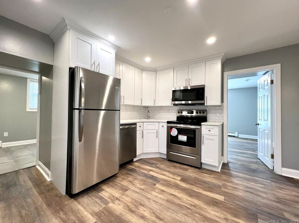 794 Black Rock Tpke, Fairfield CT  06825-4747 exterior