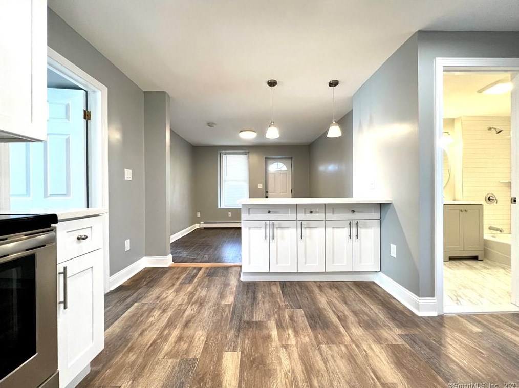 794 Black Rock Tpke, Fairfield CT  06825-4747 exterior