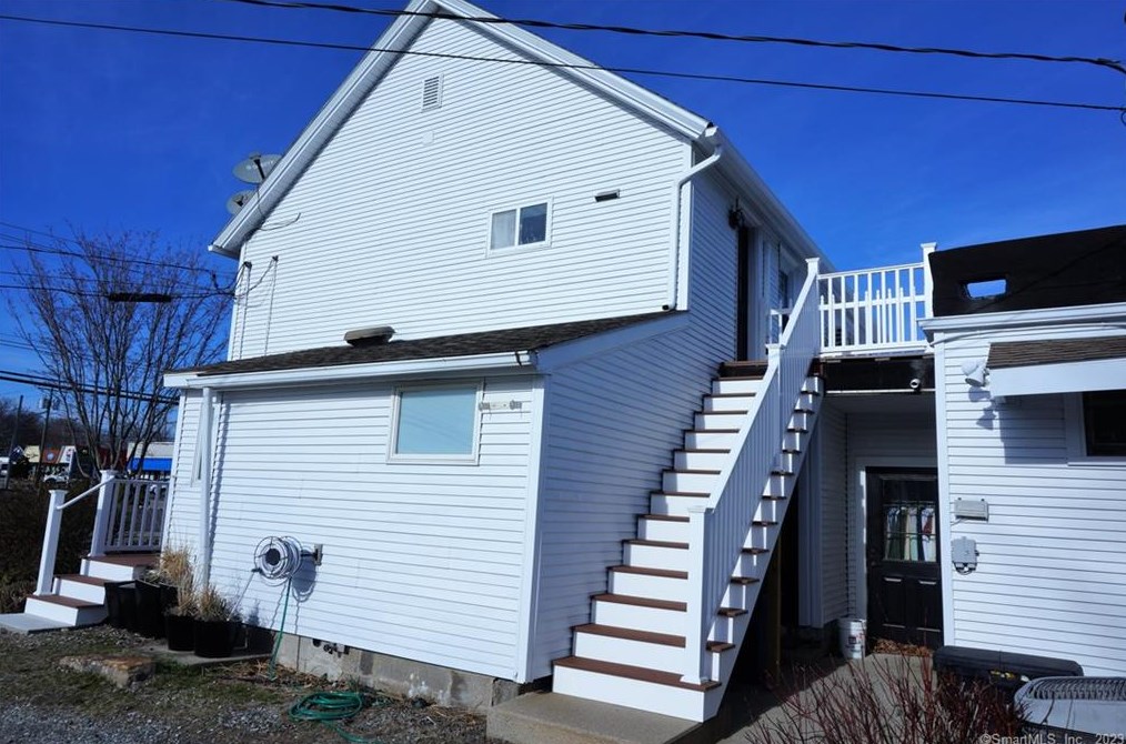 44 Pennsylvania Ave, Niantic, CT 06357