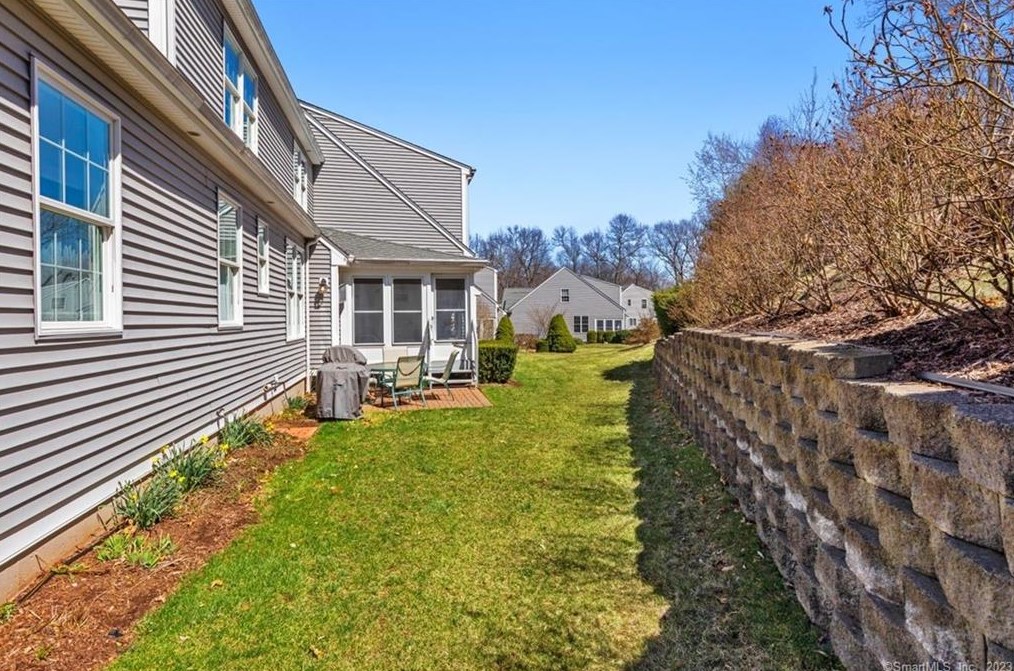 36 Buckland St, Plantsville CT  06479-7602 exterior
