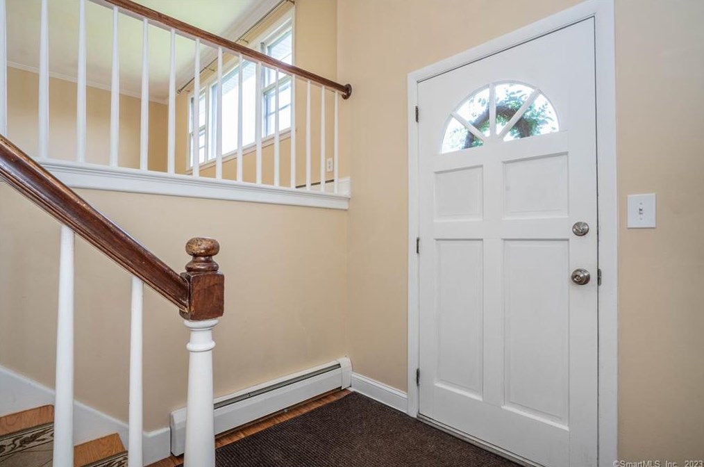 14 Glenn Ln, Hartford, CT 06110