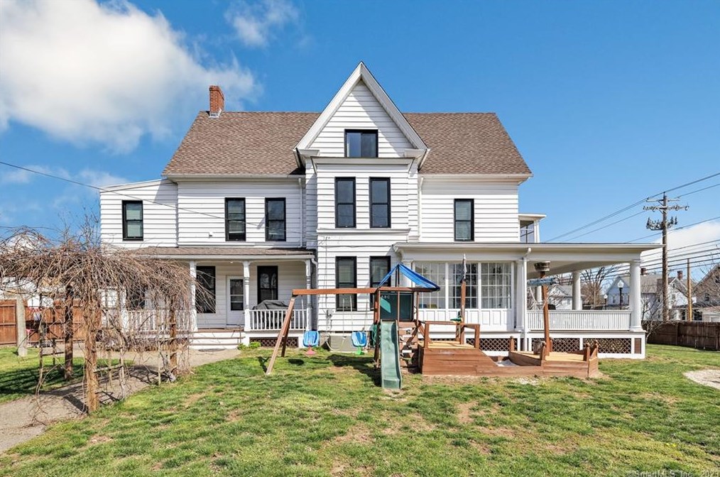 263 Wakelee Ave, Ansonia, CT 06401