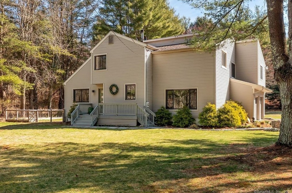107 High Rock Rd, Sandy Hook, CT 06482