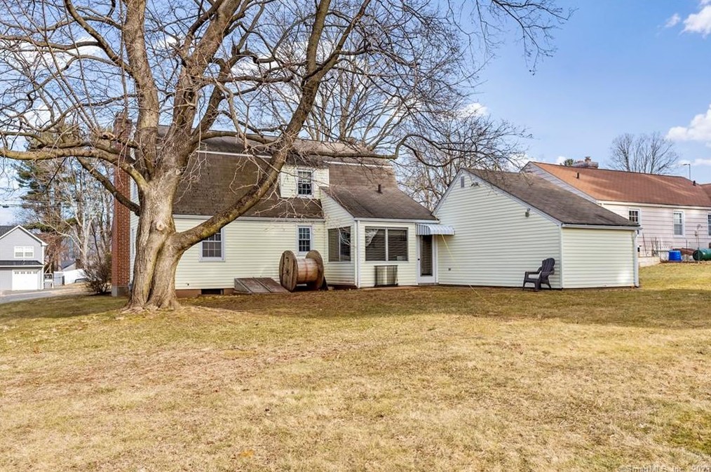 35 Centerwood Rd, Hartford, CT 06111