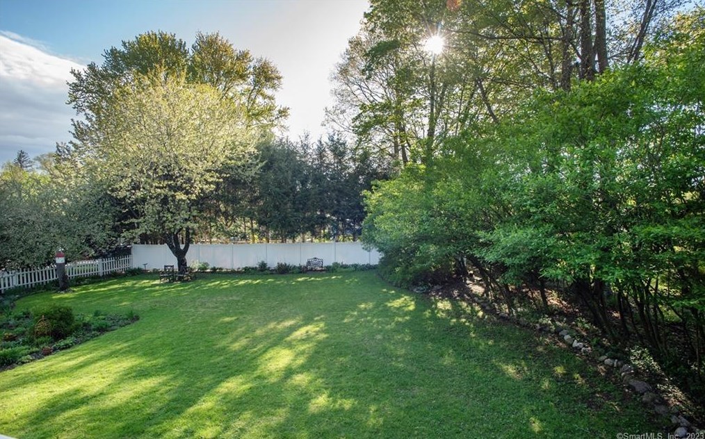 16 North St, Ridgefield, CT 06877