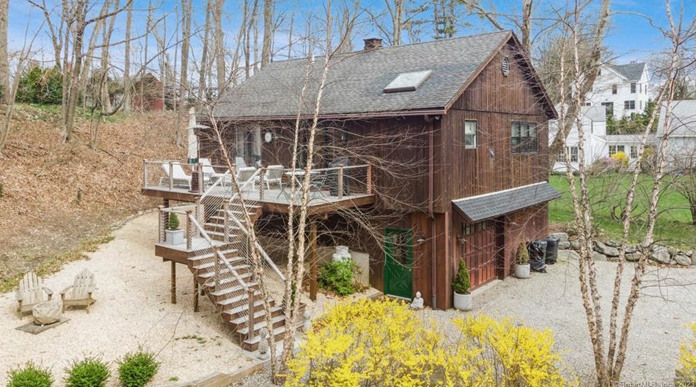 6 Pondside Dr, Westport, CT 06880 exterior