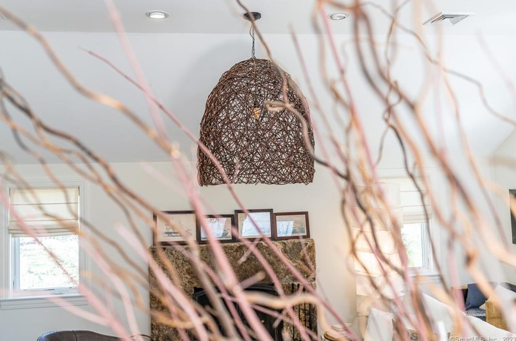 6 Pondside Dr, Westport CT  06880-5048 exterior