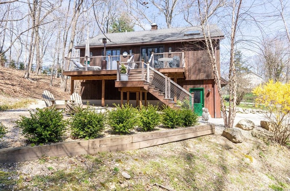 6 Pondside Dr, Westport CT  06880-5048 exterior