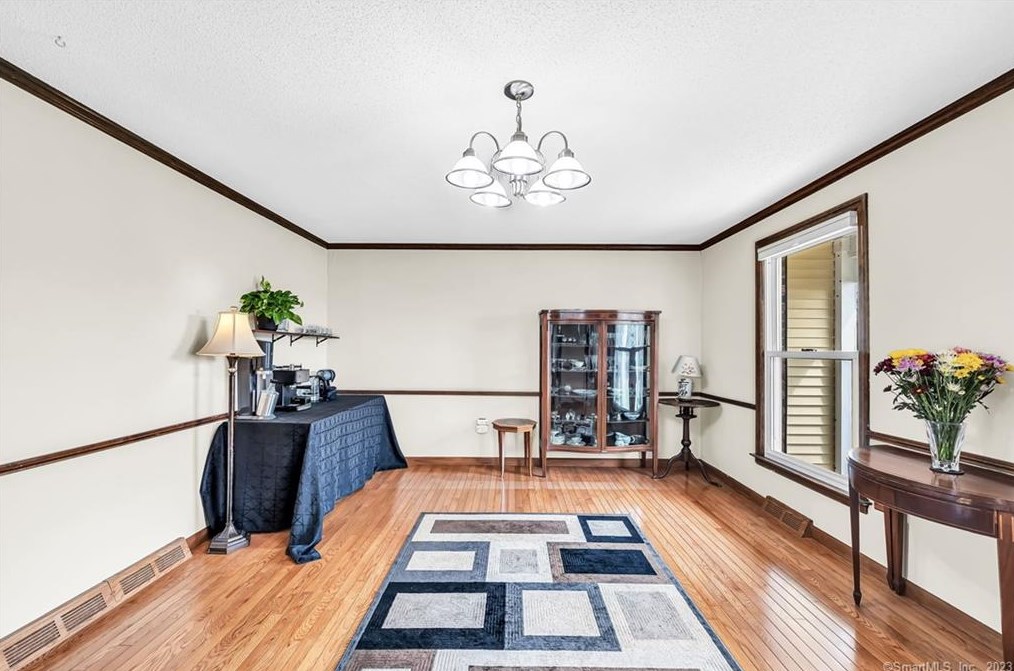 1405 East St, Suffield CT  06078-1308 exterior