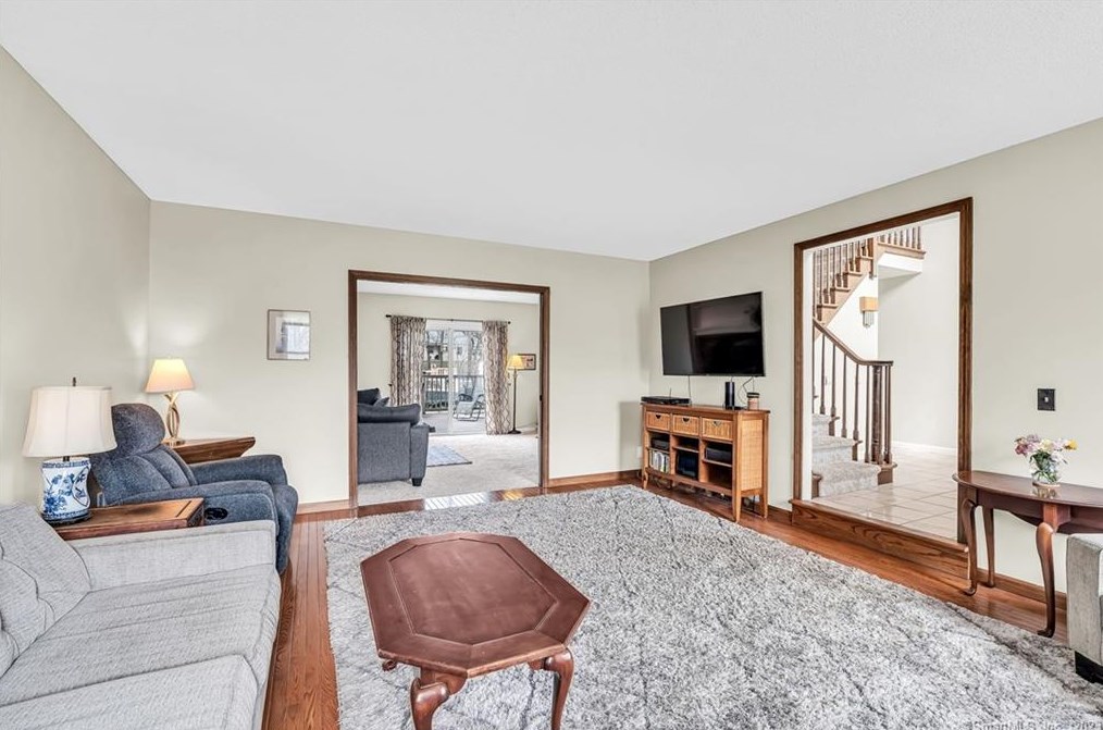 1405 East St, Suffield CT  06078-1308 exterior