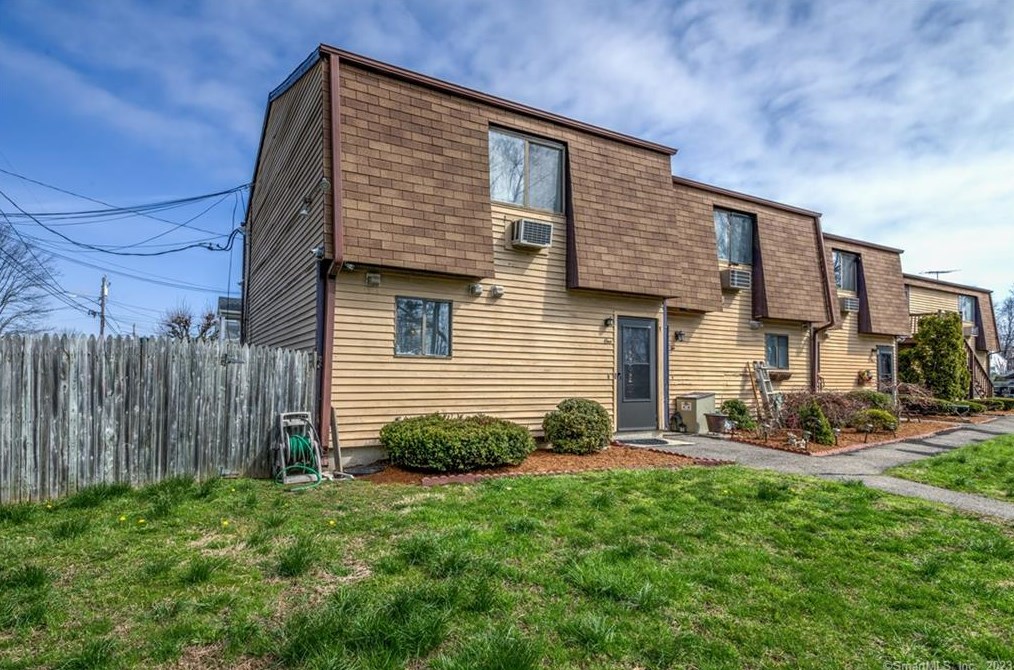 140 Grenhart #1, Stamford, CT 06902