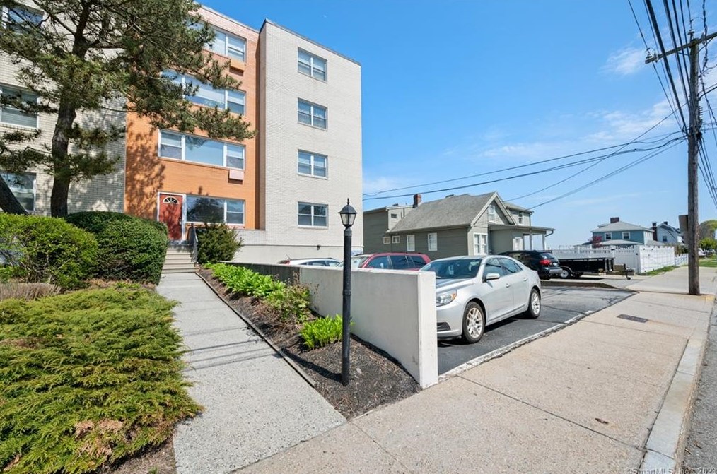 292 Pequot Ave #1o, United States Coast Guard Ac, CT 06320