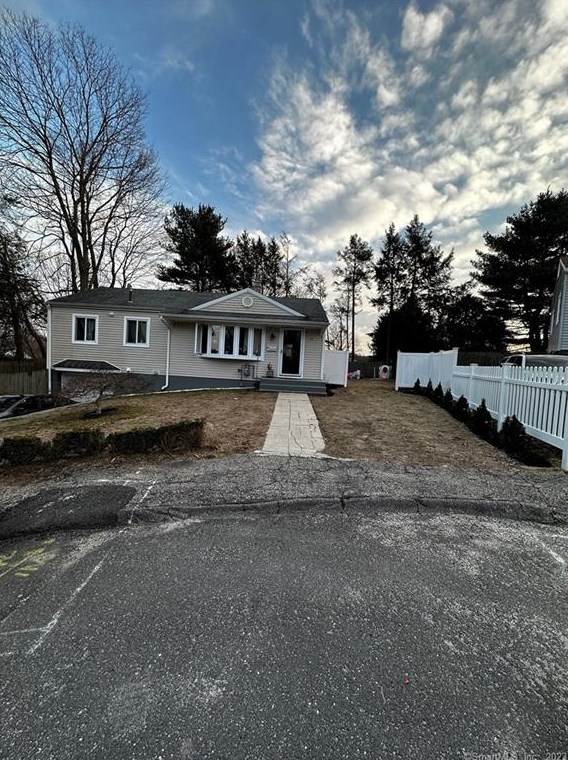 15 Floral Nook, Waterbury, CT 06704