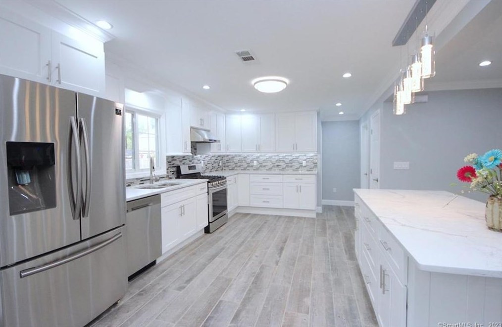 5 Griffith Rd, Riverside, CT 06878