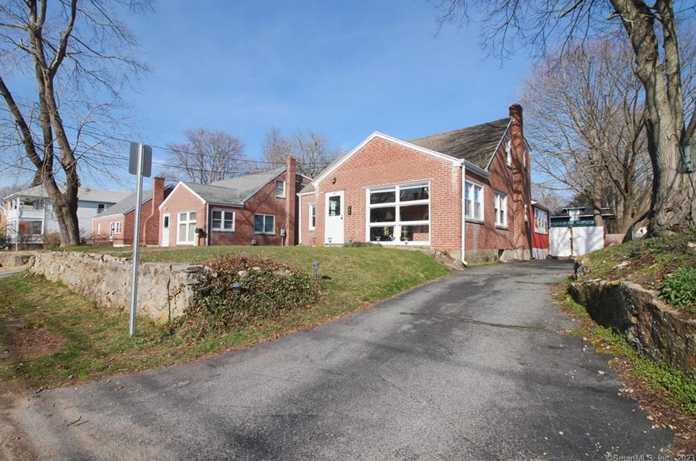 53 Park St, United States Coast Guard Ac, CT 06320