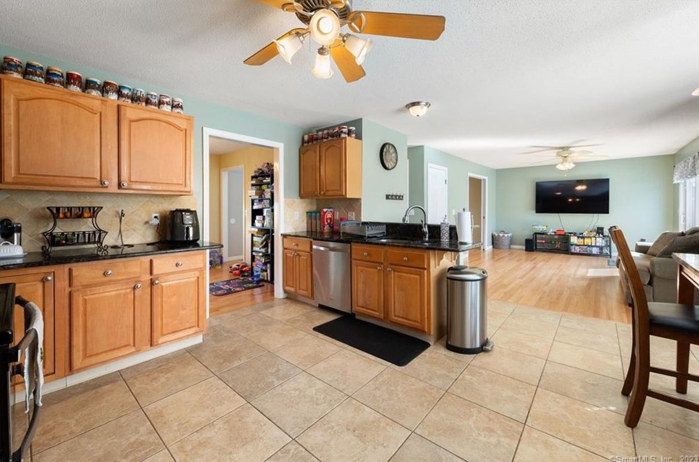 21 Tunnel View Terrace, Vernon, CT 06066