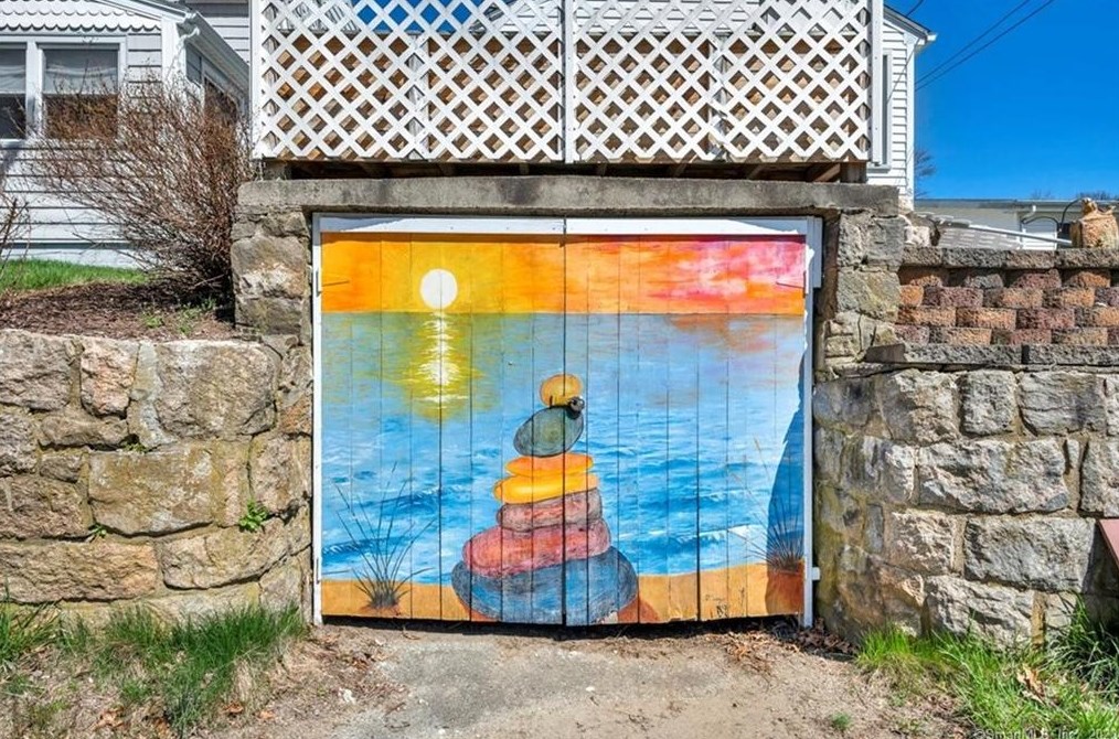 182 Giants Neck Rd, Niantic, CT 06357