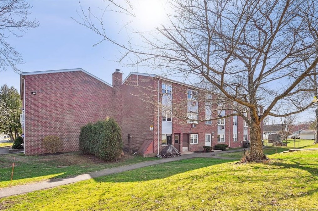 66 Beths Ave #15, Bristol, CT 06010