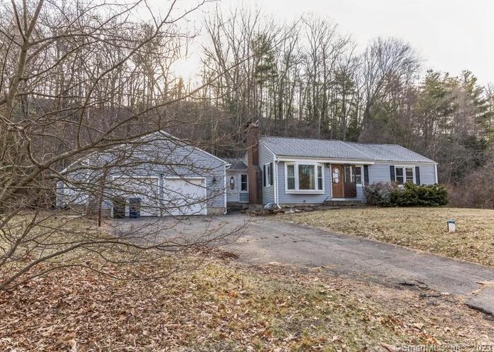 12 Woodcliff Dr, Granby, CT 06035