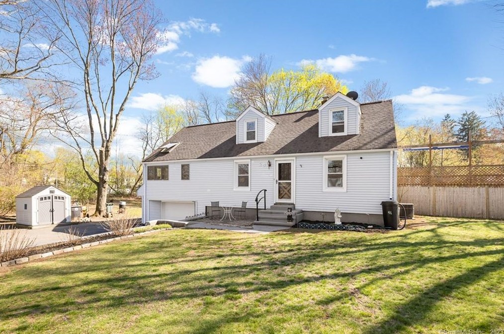 28 Oronoque, Milford, CT 06461