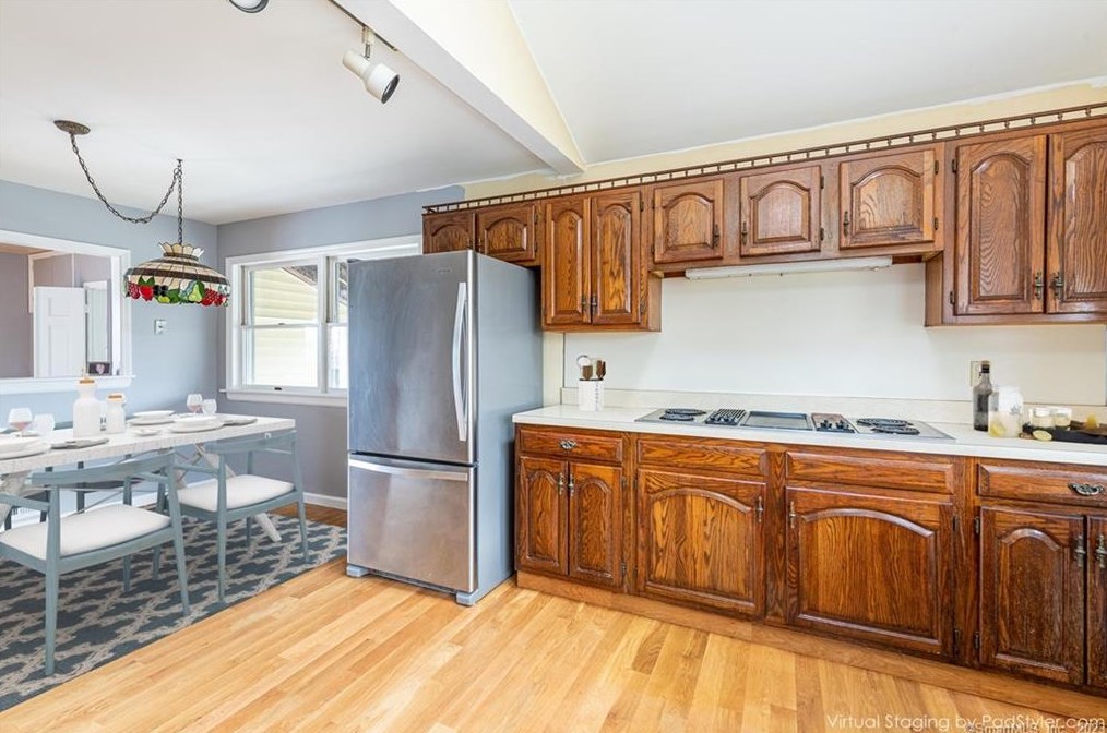 83 Knob Hill Dr, New Haven, CT 06518-2429
