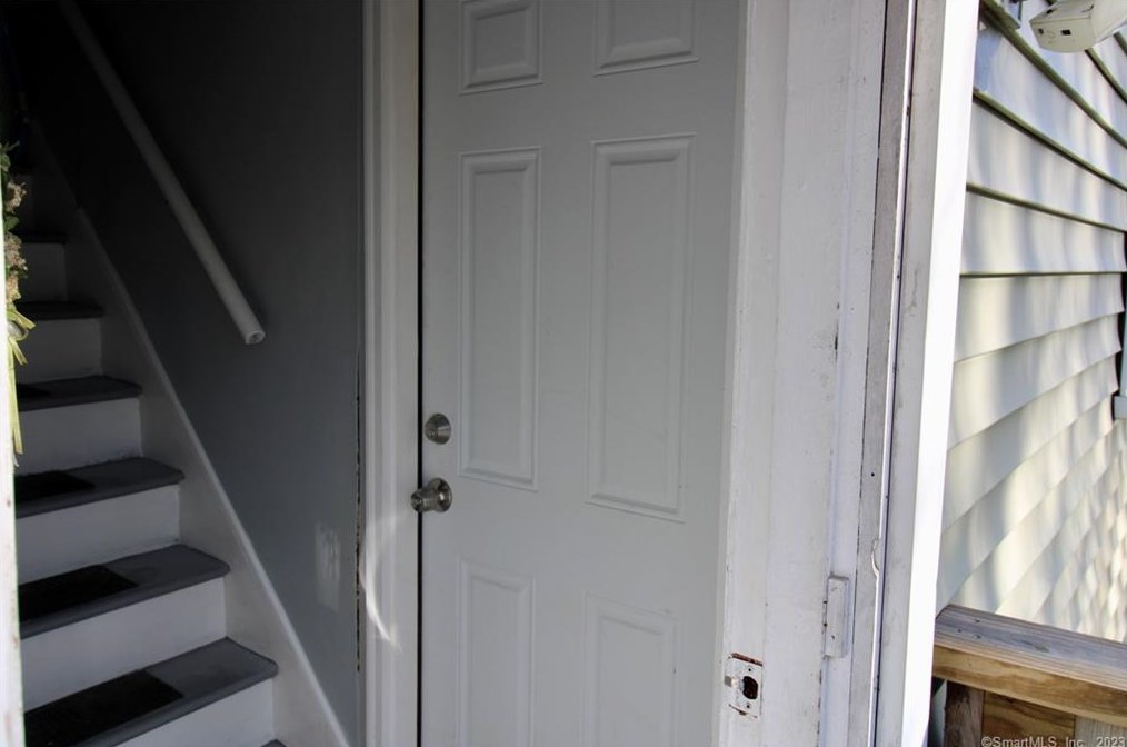 15 Mellow Ct #2, Pawcatuck, CT 06379