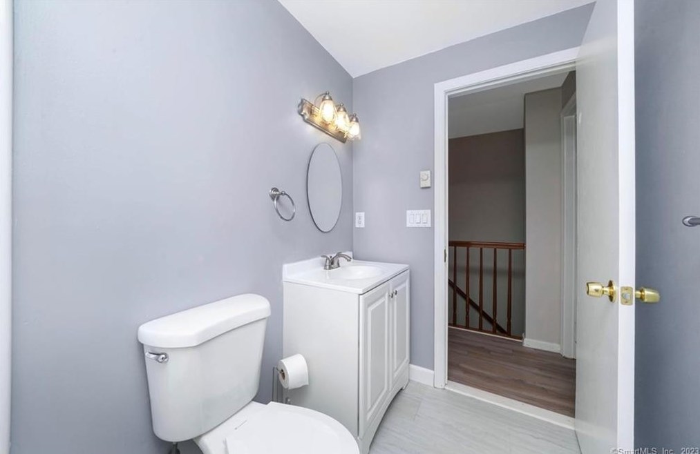 172 Woodland St, Meriden CT  06451-2080 exterior