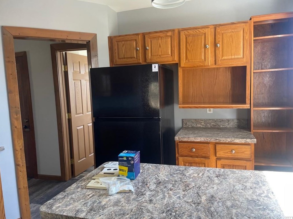 222 Chamberlain Hwy, Meriden CT  06451-2865 exterior