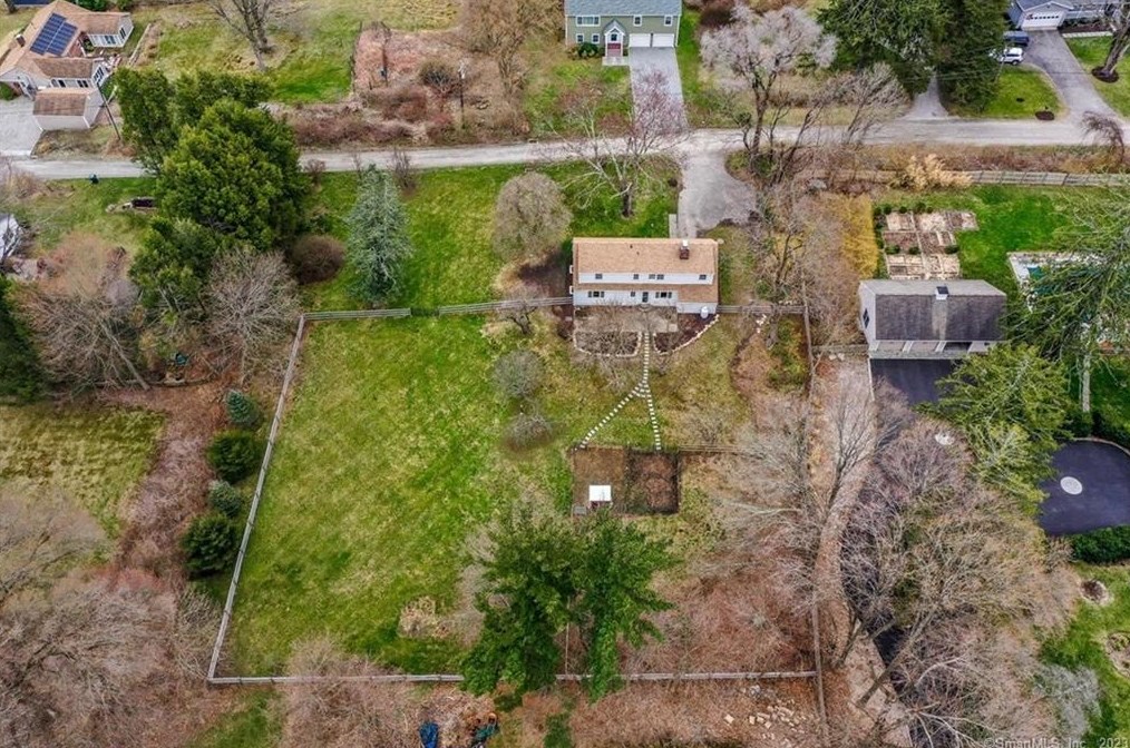 4 Nettleton Ave, Newtown CT  06470-2017 exterior