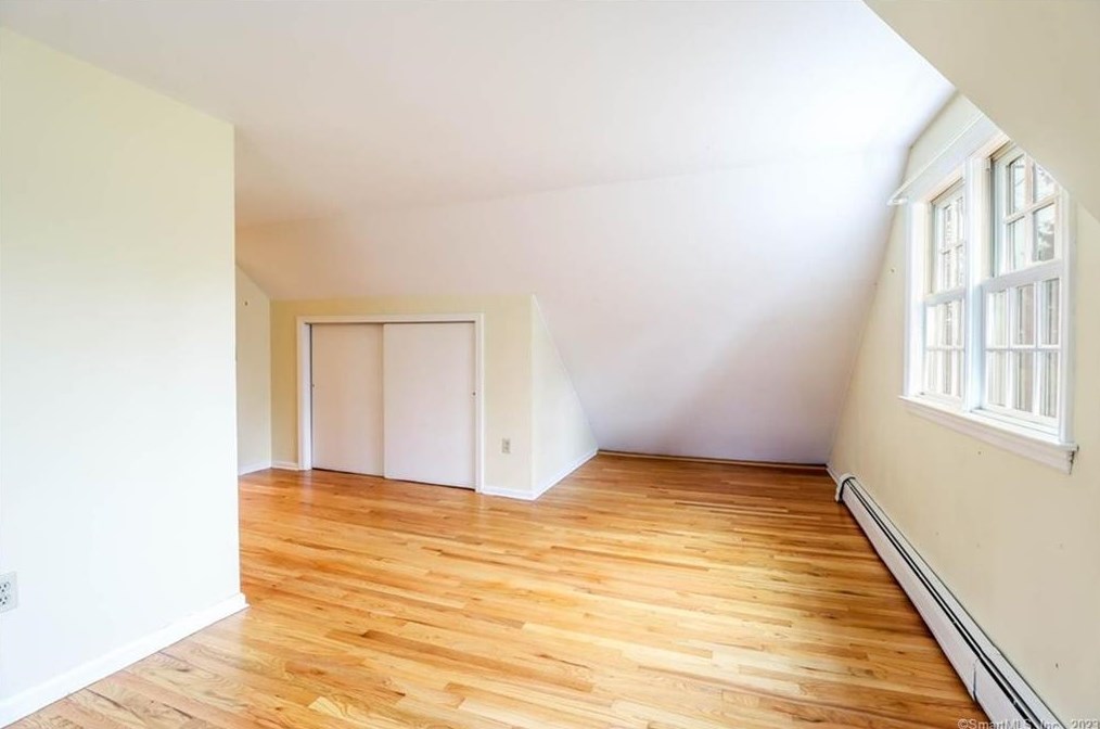 4 Nettleton Ave, Newtown CT  06470-2017 exterior