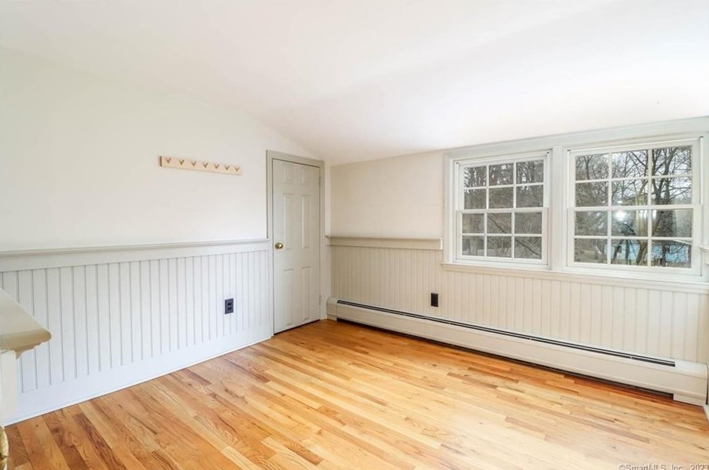 4 Nettleton Ave, Newtown CT  06470-2017 exterior