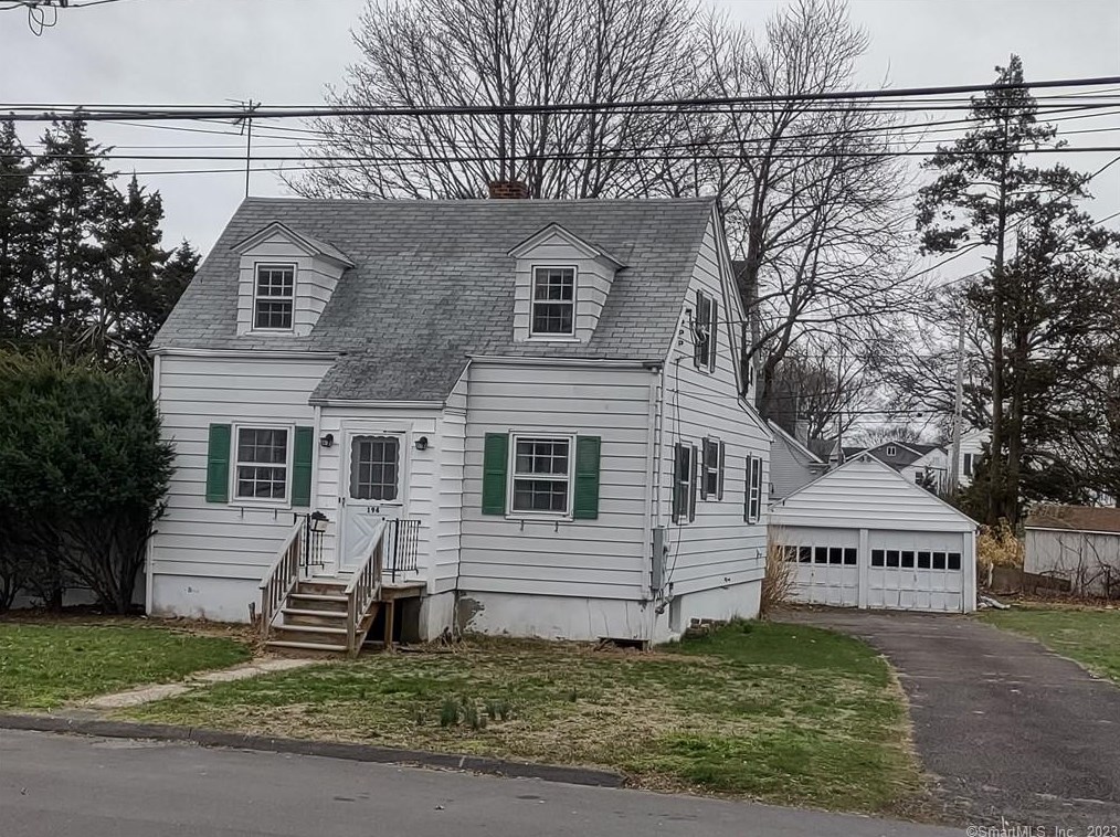 194 Eastlawn St, Fairfield, CT 06824-6480