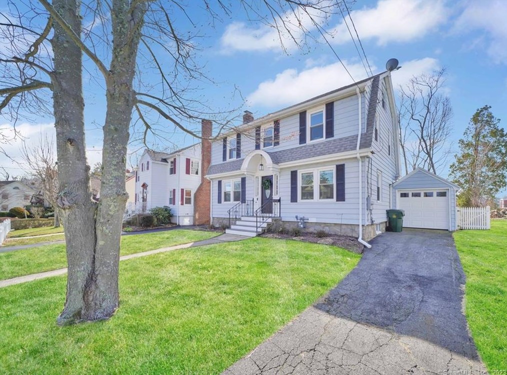 98 Plant St, United States Coast Guard Ac, CT 06320