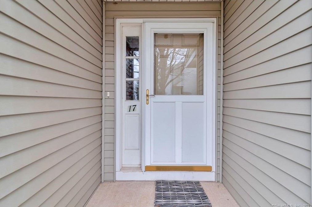 17 Horizon Hill Rd, Hartford, CT 06111-5199