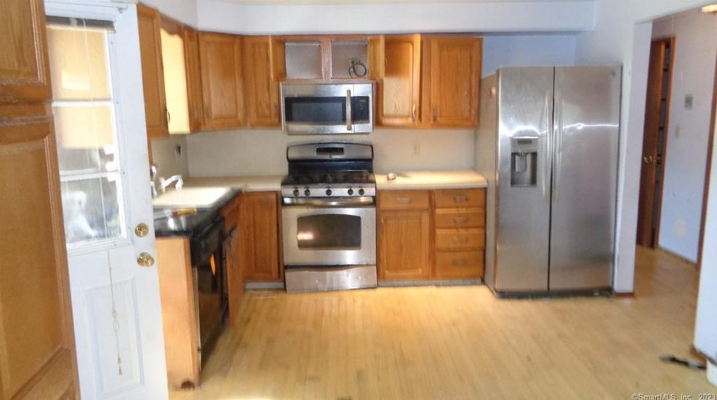 29 William St, Stratford, CT 06614-4735