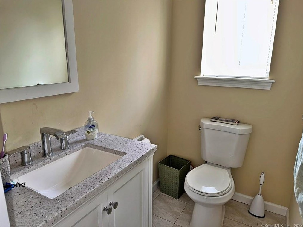 34 Ivy Grove Ct Unit 34, Huntington, CT