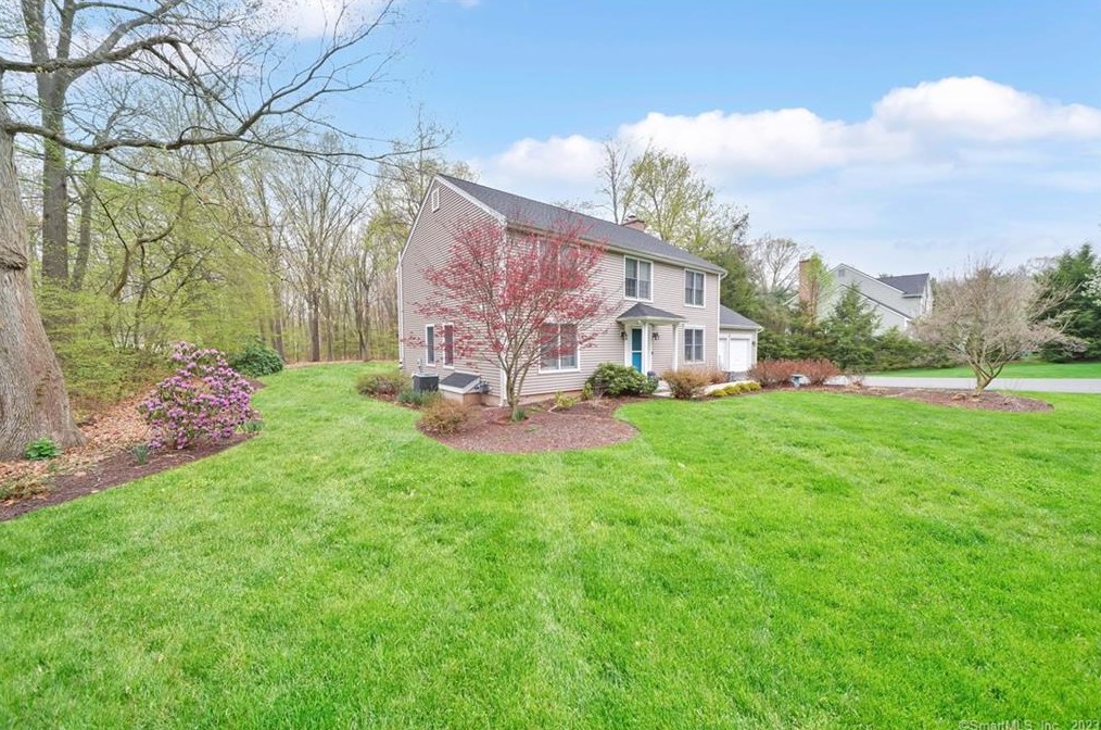 420 Wedgewood Rd, Southington, CT 06489