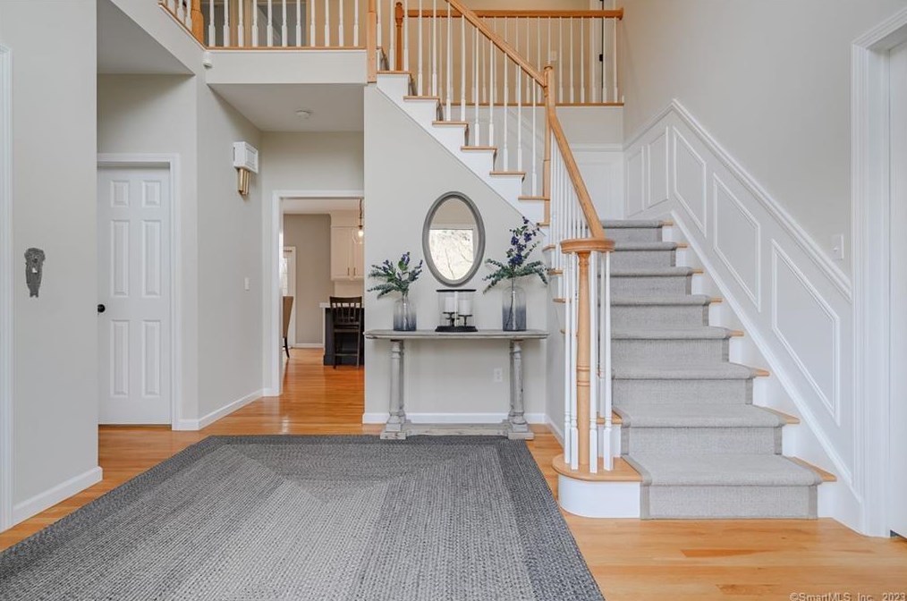 3 Daniels Hill Rd, Newtown, CT 06470-1067
