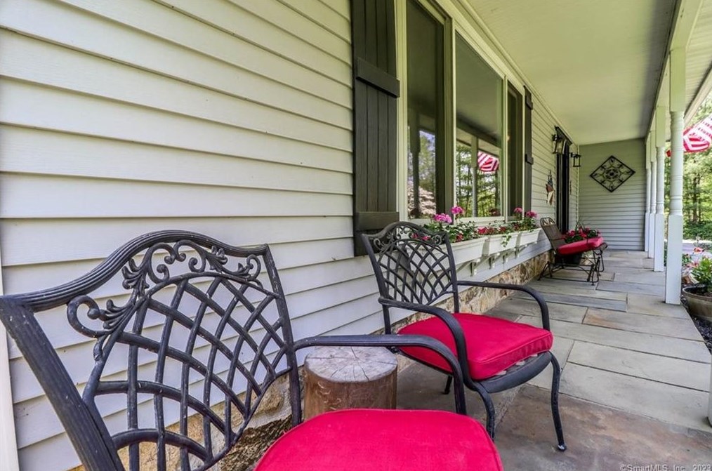 14 Rob Rider Rd, West Redding, CT 06896 exterior
