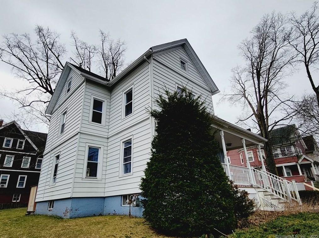 102 S Orchard St, Wallingford, CT 06492