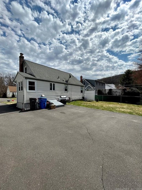 26 Harvest Ln, Bristol, CT 06010