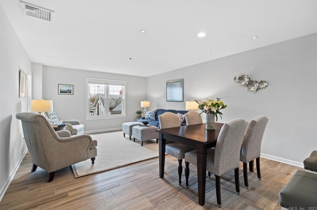 49 Rose St #206, Branford, CT 06405