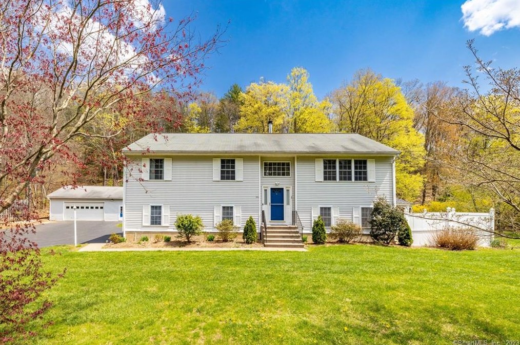 390 Farmington River, Winsted, CT 06098