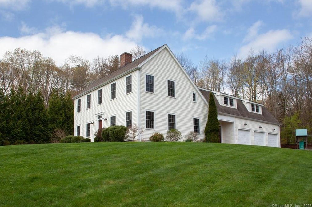 260 Gracey Rd, Collinsville, CT 06019