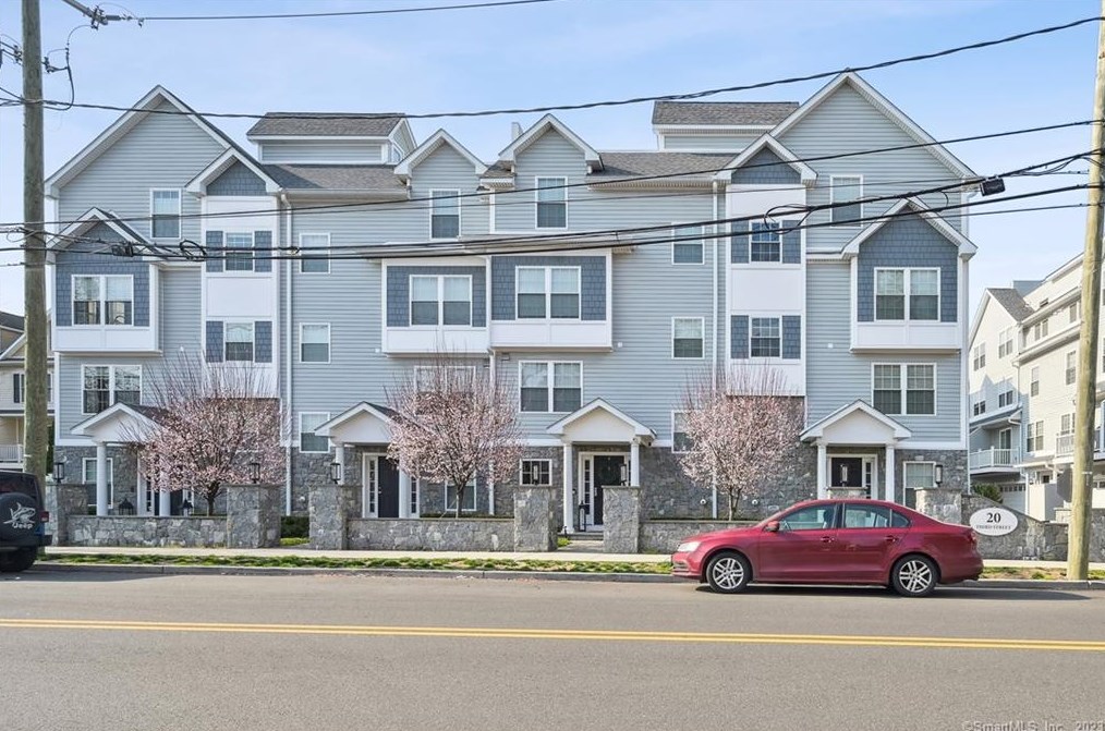 20 3rd St #14, Stamford, CT 06905