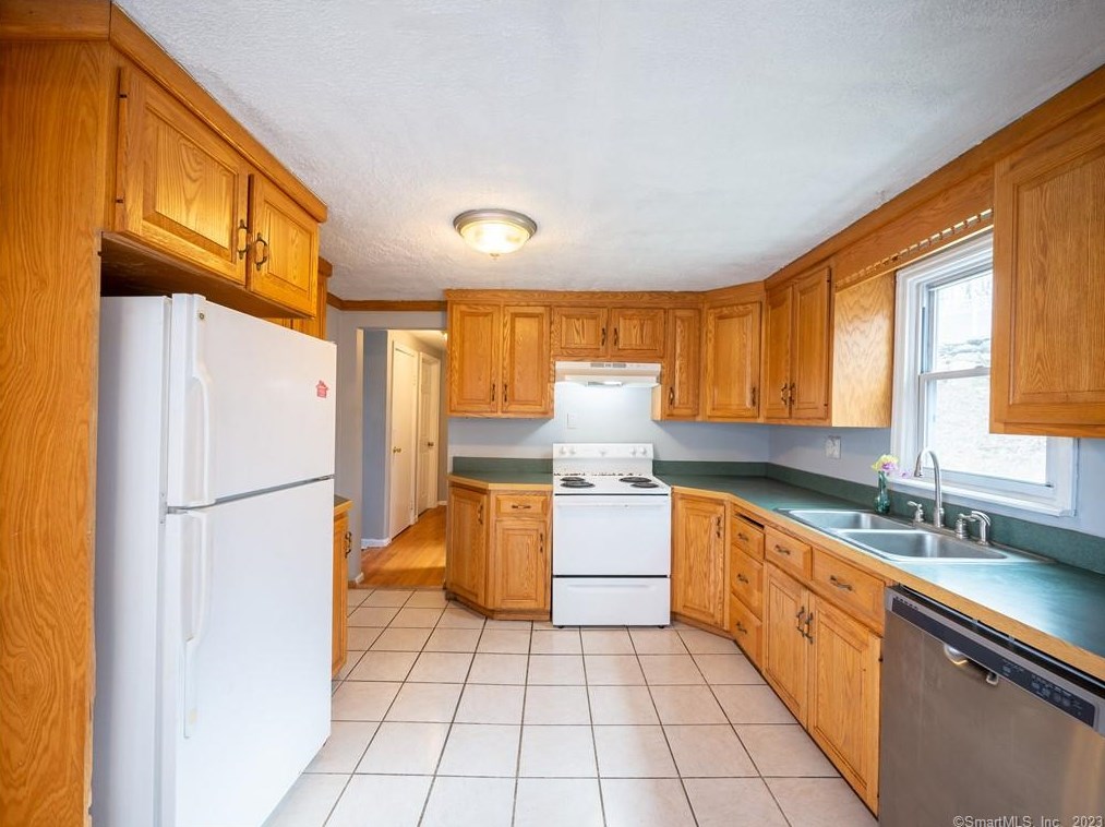 471 Main, Terryville, CT 06786