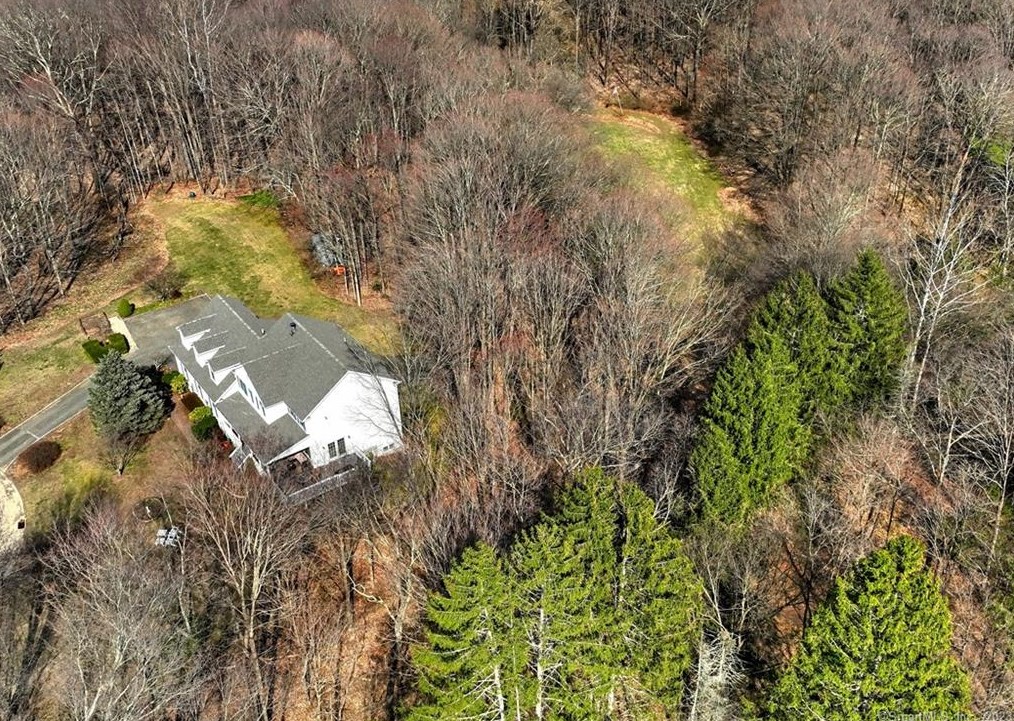 47 Fairgrounds Rd, Woodbury, CT 06798